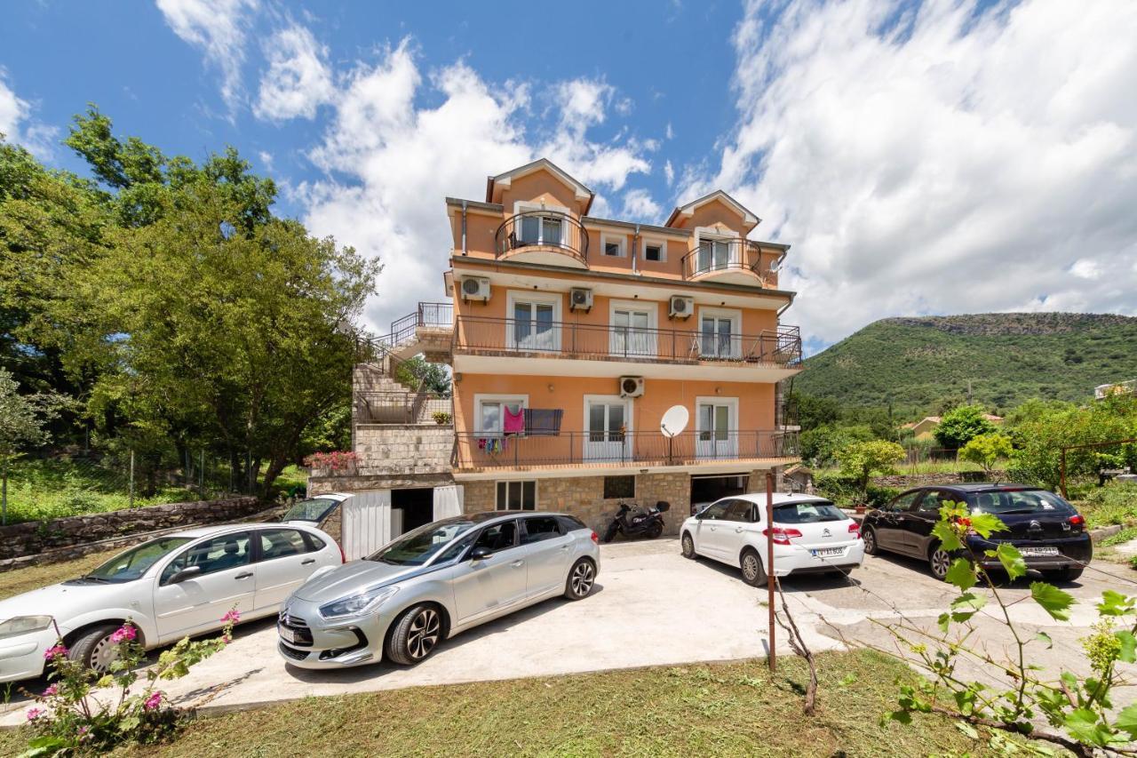 Apartments Pelle Tivat Buitenkant foto