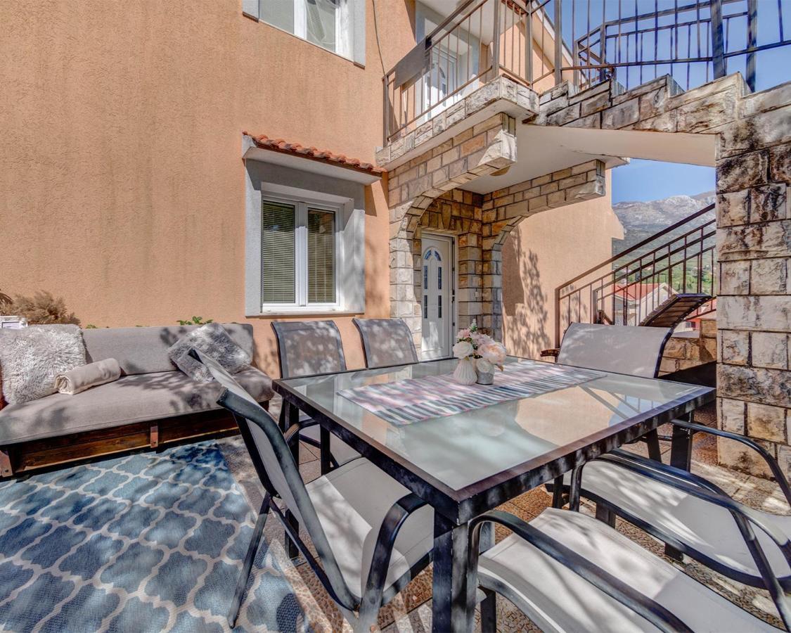 Apartments Pelle Tivat Buitenkant foto